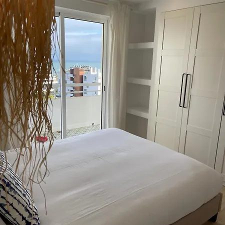 Апартаменты Dos Tres Castelos - Beachfront With Pool By Seeview Pt Портиман